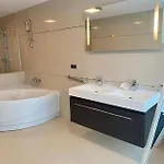 Apartment Silver Mountain, Duplex 3 - 250 Mp Luxury Garden - Poiana Brasov