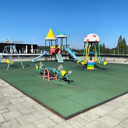 Apartment Silver Mountain, Duplex 3 - 250 Mp Luxury Garden - Poiana